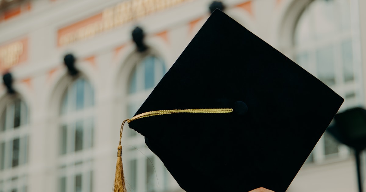 Graduation Message Generator: When It Helps and When It Sounds Like a Robot Wrote It